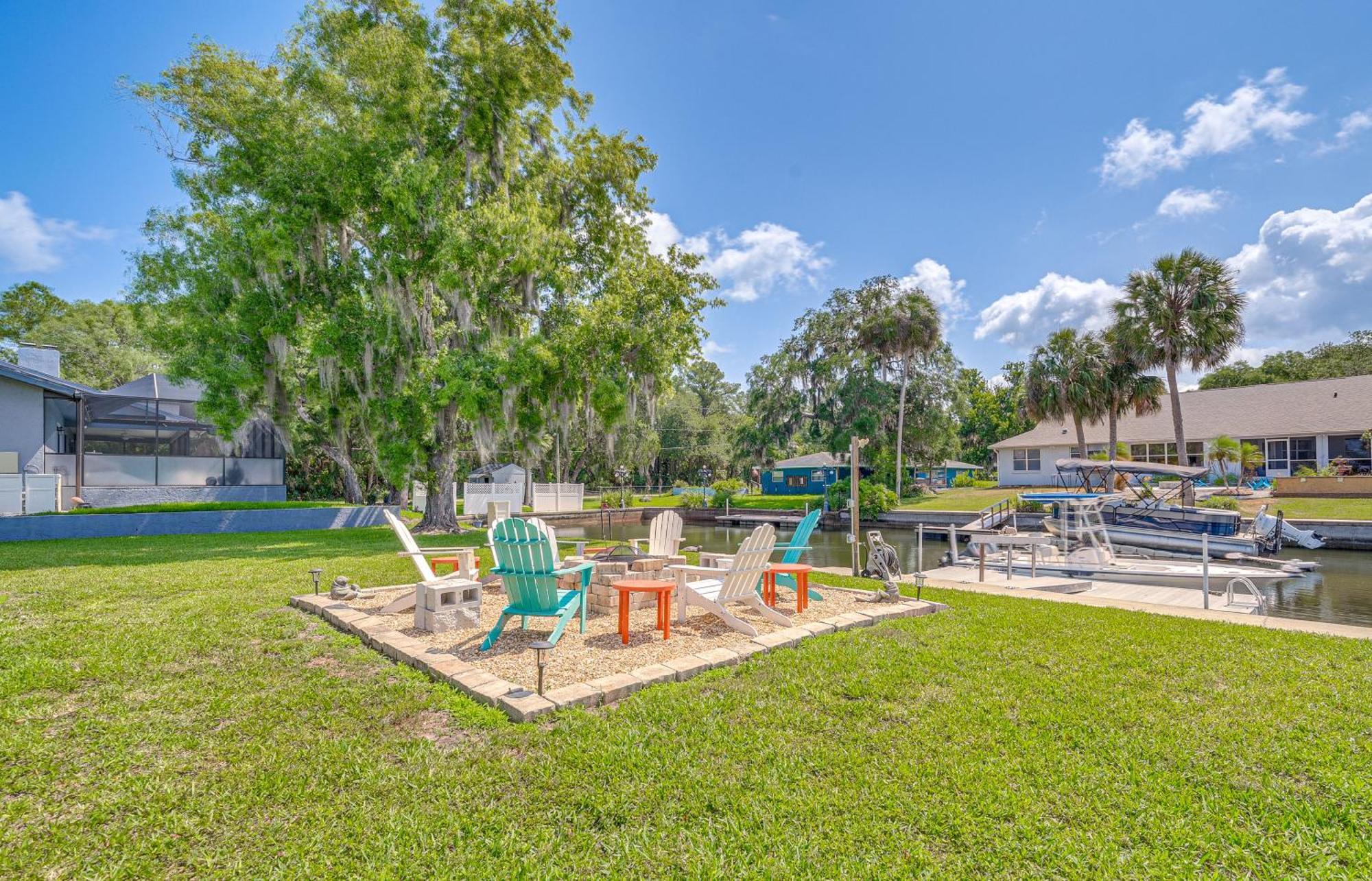 Crystal River Getaway With Dock, Kayaks And Bicycles! Eksteriør bilde